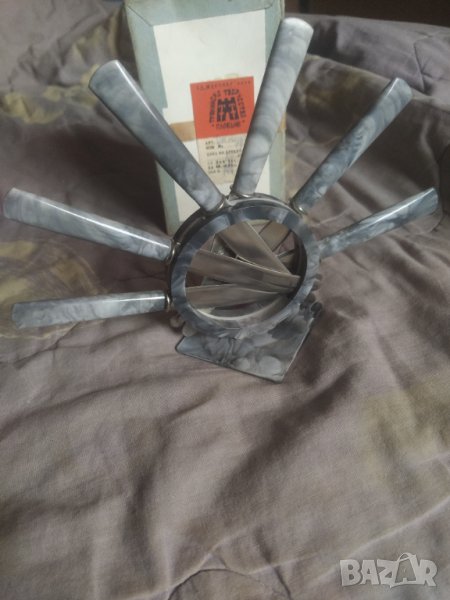 1970 лот НРБ ножове с пластмасов ножодържач, снимка 1