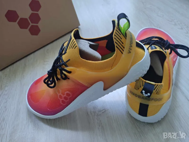 Чисто нови EU 44 Vivobarefoot Motus Strength Sunset Ibis обувки , снимка 1