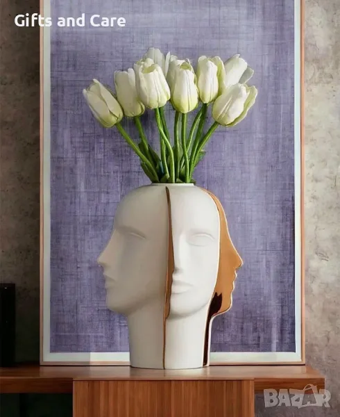 Ваза с гланцирана глазура с четири лица, снимка 1