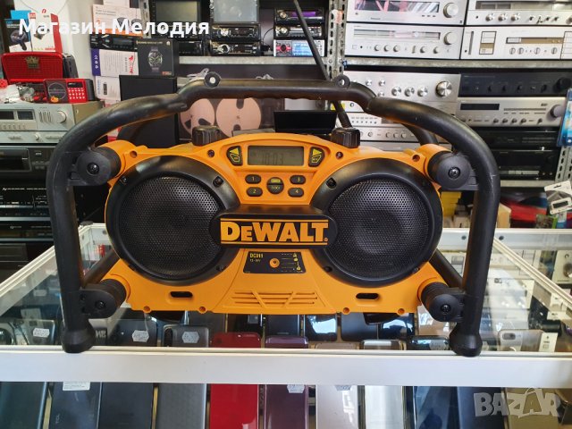 Строително радио DeWALT DC011-GB/QW В отлично техническо и визуално състояние.