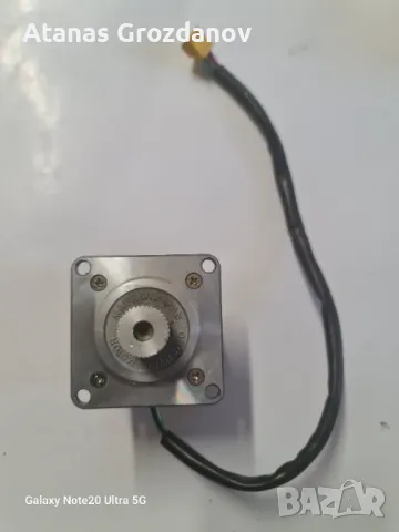 Стъпков мотор, снимка 4 - Електродвигатели - 49352339