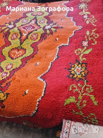 Масивна спалня, Китеник, Родоп. одеяло, Трапезна маса и столове, Сервиз за кафе, Телевизор SAMSUNG, снимка 2 - Други стоки за дома - 47595842