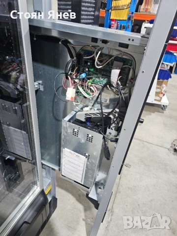  Вендинг машина за пакетирани стоки Necta Melodia , снимка 4 - Други машини и части - 52621177