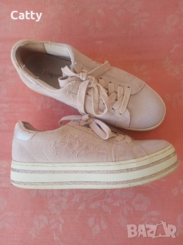 Дамски бледо розови маратонки 