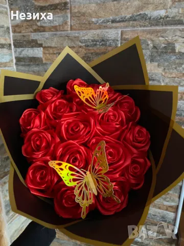 Букети от сатенени рози ., снимка 2 - Изкуствени цветя - 47850156