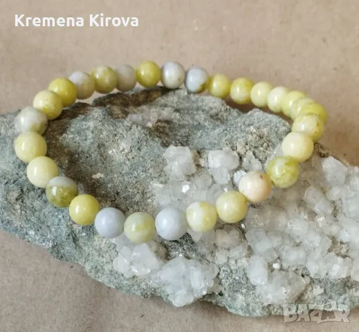 Дамски гривни от естествени камъни нефрит. Идея за подарък. Бижута Луди гъби., снимка 4 - Гривни - 47118247