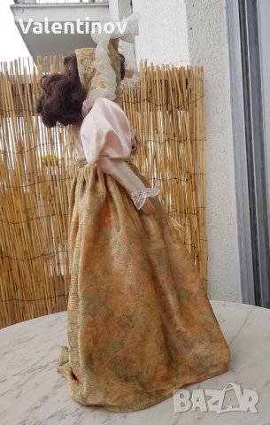 Порцеланова кукла със стойка , снимка 5 - Кукли - 39090559