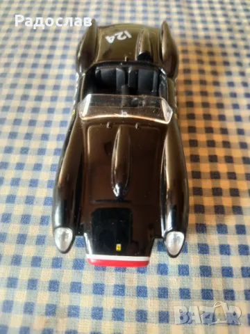 Bburago Ferrari 250 Testa Rossa, снимка 4 - Колекции - 49568704