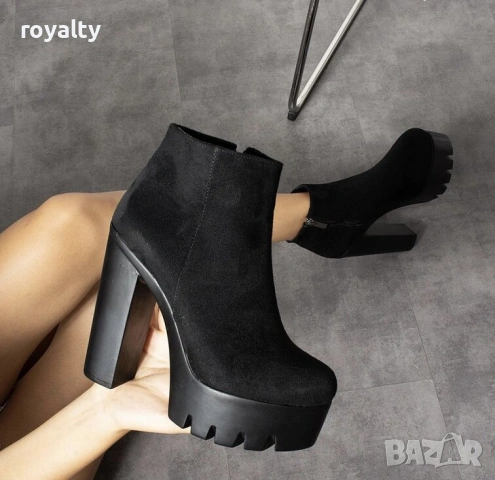 Боти на ток - черен велур