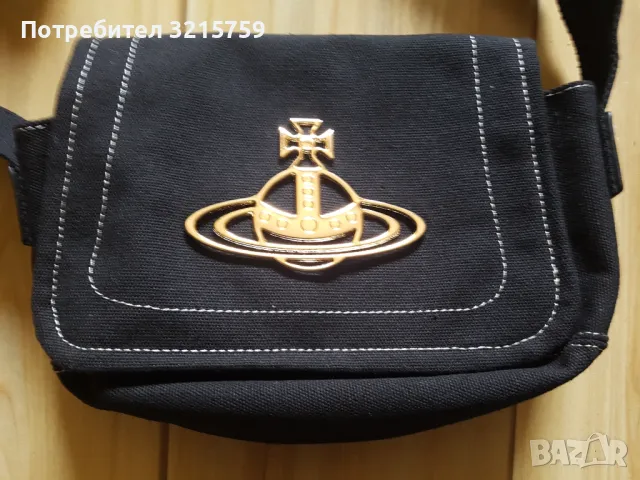 Нова дамска чанта с метално лого Сатурн 