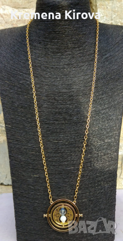 Колиета Хари Потър - времевърт на Хърмаяни. Цвят злато., снимка 3 - Колиета, медальони, синджири - 31223886