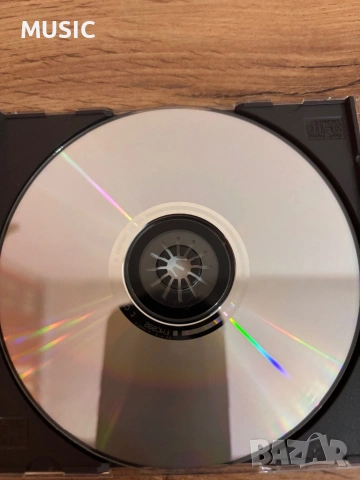 The Hamburg Rock Band Perform Legends, снимка 5 - CD дискове - 53419663