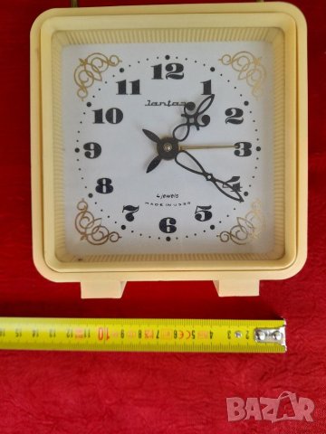 Стар будилник-Янтар, снимка 3 - Антикварни и старинни предмети - 40832927