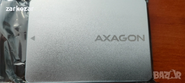 кутия за M.2 SATA SSD дискове с марка AXAGON RSS-M2SD
