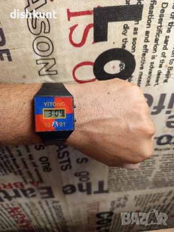 Стар китайски часовник"Yitong" (1991г), снимка 8 - Антикварни и старинни предмети - 51472096