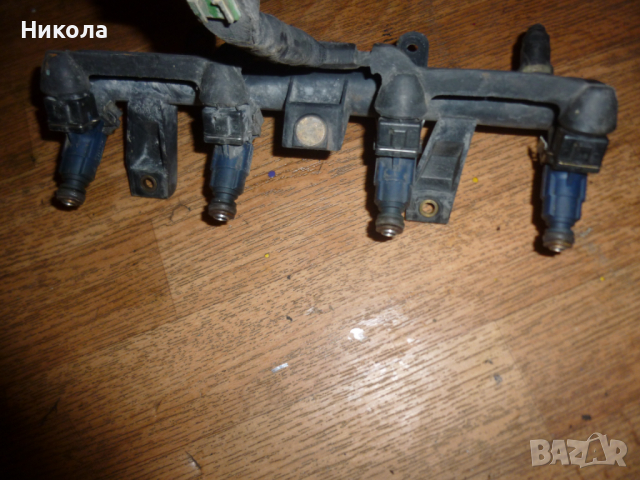 Рейка с дюзи за Пежо 206 1.6 90 к.с, снимка 3 - Части - 36166947