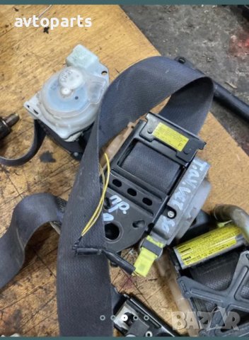 Toyota Avensis Verso 2005година Колани, снимка 3 - Части - 40469576