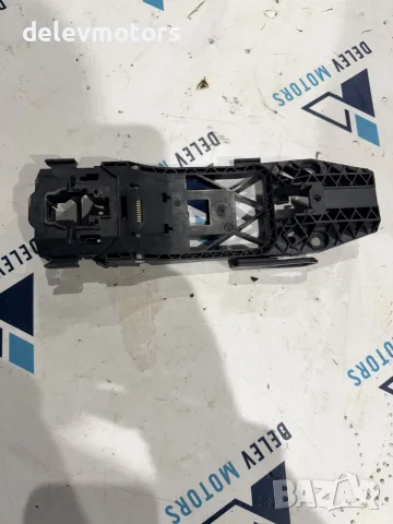 8V0839885 основа за засна дясна дръжка от Audi A3 1.0 TFSI