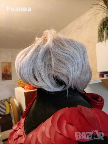 Продавам нова перука, къса, пепелно руса, снимка 2 - Аксесоари за коса - 53244071