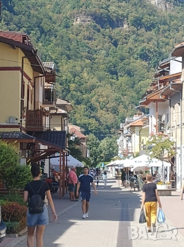 Топ локация и ценаПродавам Двуетажна масивна къща  в гр.ТЕТЕВЕН на 10м от главната пешеходна улица,, снимка 3 - Къщи - 51542078