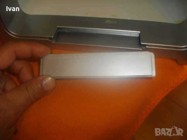 Немски Мини Хладилник-Голям-16л-Работи На 220 Волта и на 12 Волта в Автомобил-Студено/Топло-220V/12V, снимка 12 - Хладилници - 42715800