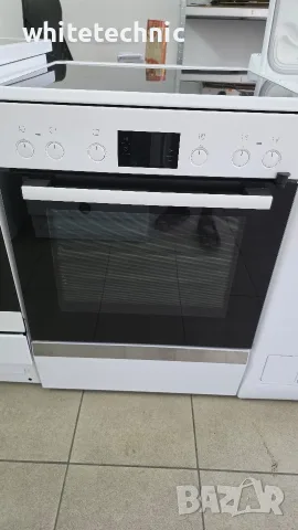 Печка с керамичени котлони Bosch HCA76422UV
