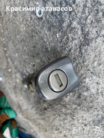 Патрон за предна лява врата За vw голф плюс.5M0837168A