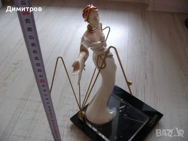 КРАСИВА АВТОРСКА СТАТОЕТКА, снимка 5 - Антикварни и старинни предмети - 49567995