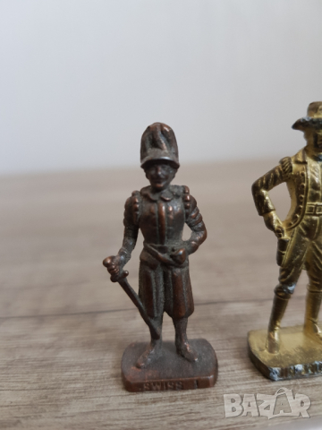 Две метални войничета, снимка 3 - Колекции - 36202459