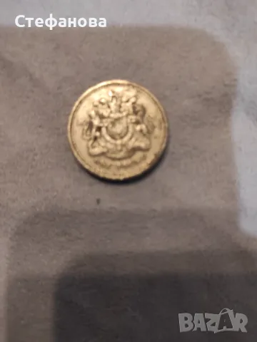 One Pound 1983 с грешка при сеченето на монетата  , снимка 2 - Нумизматика и бонистика - 56339857