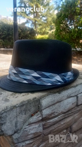 Черно бомбе от плат с Цветна лента, снимка 3 - Шапки - 51472706