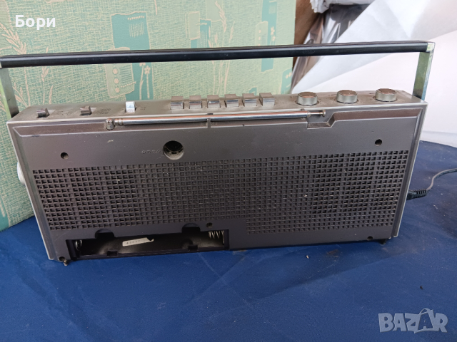 GRUNDIG RR 340 Радиокасетофон, снимка 8 - Радиокасетофони, транзистори - 44589934