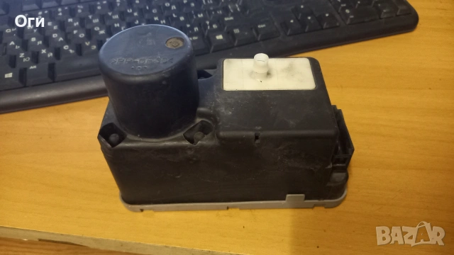 Вакуум помпа централно заключване за Фолксваген Поло 1H0 962 257 J