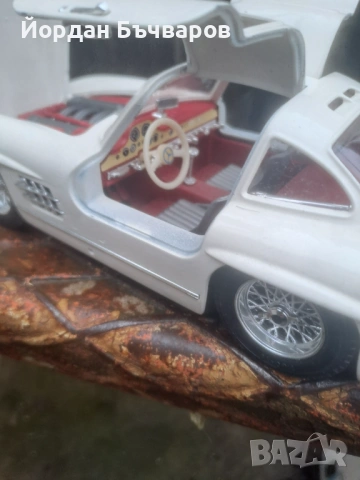 Метални  колекционерски Mercedes Banz 300SL Burago Italy 1:18 метален ретро модел, снимка 10 - Колекции - 53020517