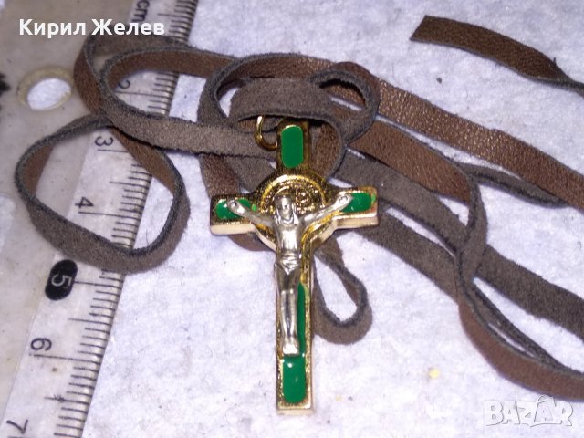 СТИЛНО КАТОЛИЧЕСКО ПОЗЛАТЕНО РАЗПЯТИЕ КРЪСТ с ЕМАЙЛ ЛАК и ШНУРЧЕ от ВЕЛУР 21540, снимка 11 - Колиета, медальони, синджири - 41483263