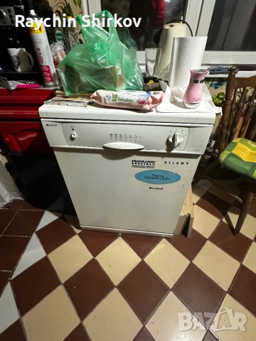 Съдомиялна Indesit - работи перфектно