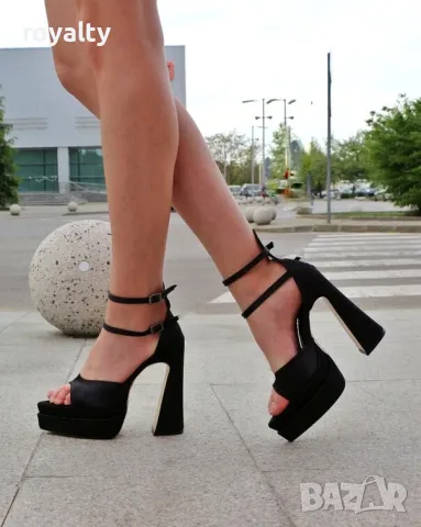Сандали на ток - черен сатен 