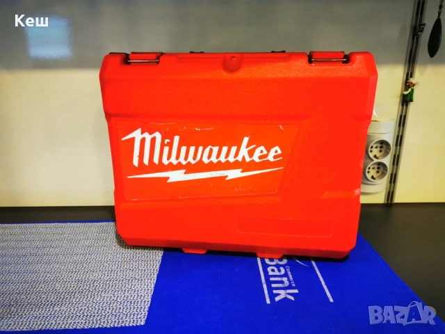 Ъглошлайф Milwaukee 18w (2 батерии), снимка 2 - Ъглошлайфи - 53605009