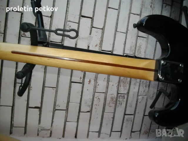 Fender Skquier Stratokaster  , снимка 5 - Струнни инструменти - 49576415