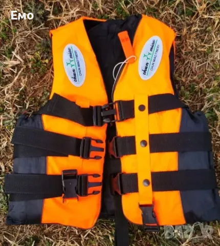 Спасителна жилетка с регулиращи колани и свирка за деца и възрастни , снимка 6 - Водни спортове - 48547703