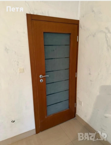 Чисто нова врата естествен фурнир