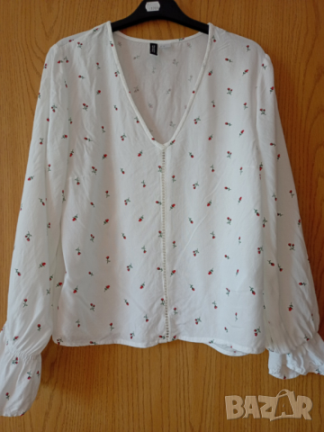 Бяла блуза с рози 38, H&M, снимка 1 - Блузи с дълъг ръкав и пуловери - 36361552