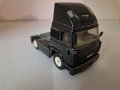 Метална количка Siku Iveco Turbo Zugmaschine в мащаб 1:50, снимка 2