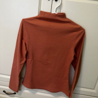 Продавам дамски зимни блузи!, снимка 6 - Блузи с дълъг ръкав и пуловери - 44622930