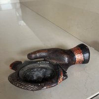 Дървена ръка пепелник от Малдивите, снимка 1 - Декорация за дома - 42704937