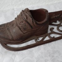 Викториански предмет за чистене на обувки  или др. с 2 обувки, снимка 5 - Антикварни и старинни предмети - 40044846