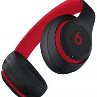 НОВИ!!! Слушалки Beats Studio3 Wireless, Over-Ear, Decade Collection, Defiant Black-Red , снимка 4 - Безжични слушалки - 39707045