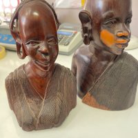 Два броя африкански дървени бюста ръчно резбовани, снимка 2 - Други ценни предмети - 41685678