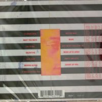 5 Seconds Of Summer – Youngblood (2018, CD), снимка 2 - CD дискове - 40537719