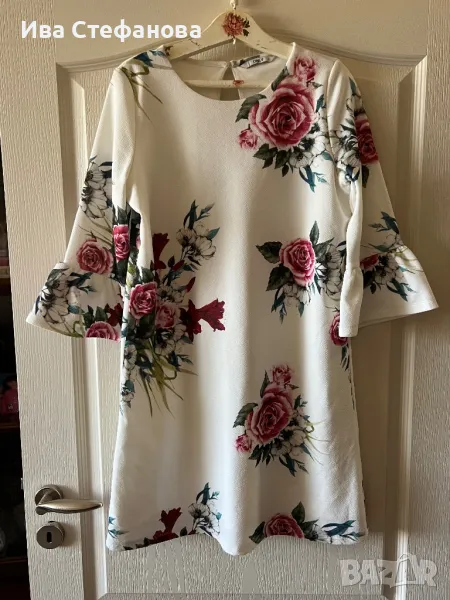 Нова бяла ежедневна елегантна красива къса рокля разцъфнали розови рози Only , снимка 1